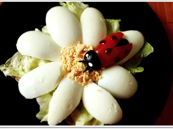 Glücksbringer – Golden Toast mit Eisbergsalat, Eiern und Marienkäfer - Rezept - Bild Nr. 2445