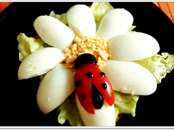 Glücksbringer – Golden Toast mit Eisbergsalat, Eiern und Marienkäfer - Rezept - Bild Nr. 2454