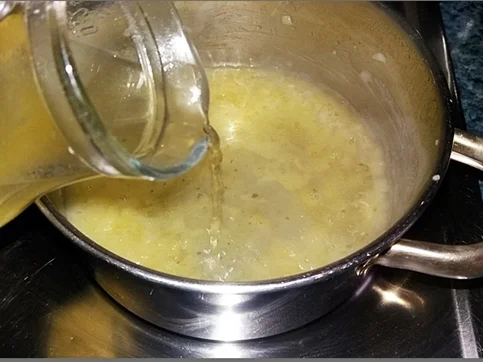 Rezept: „Marienkäfer“ auf Kartoffeltürmchen und Violett-Eiern mit Kapernsauce Bild Nr. 2449 „Marienkäfer“ auf Kartoffeltürmchen und Violett-Eiern mit Kapernsauce - Rezept - Bild Nr. 2449