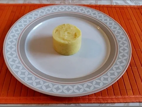 Rezept: „Marienkäfer“ auf Kartoffeltürmchen und Violett-Eiern mit Kapernsauce Bild Nr. 2456 „Marienkäfer“ auf Kartoffeltürmchen und Violett-Eiern mit Kapernsauce - Rezept - Bild Nr. 2456