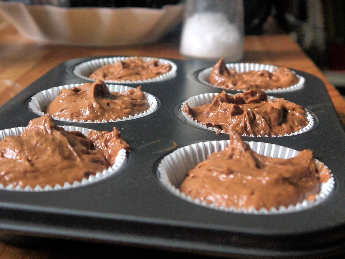 Rezept: Schokoladen-Erdnussbutter-Cupcakes Bild Nr. 9 Schokoladen-Erdnussbutter-Cupcakes - Rezept - Bild Nr. 9