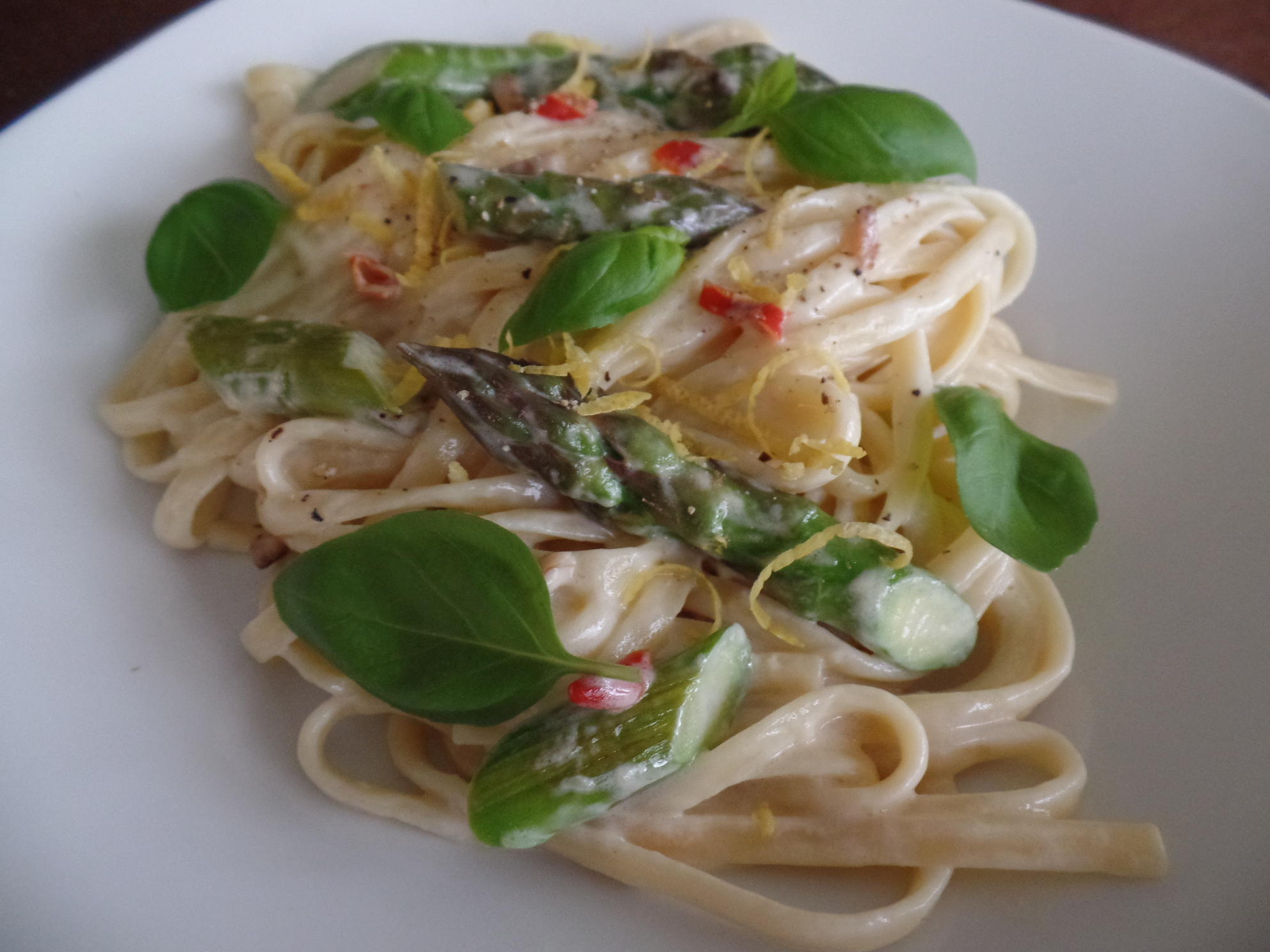 Linguine mit gebratenem grünen Spargel - Rezept Eingereicht von
Sheeva1960