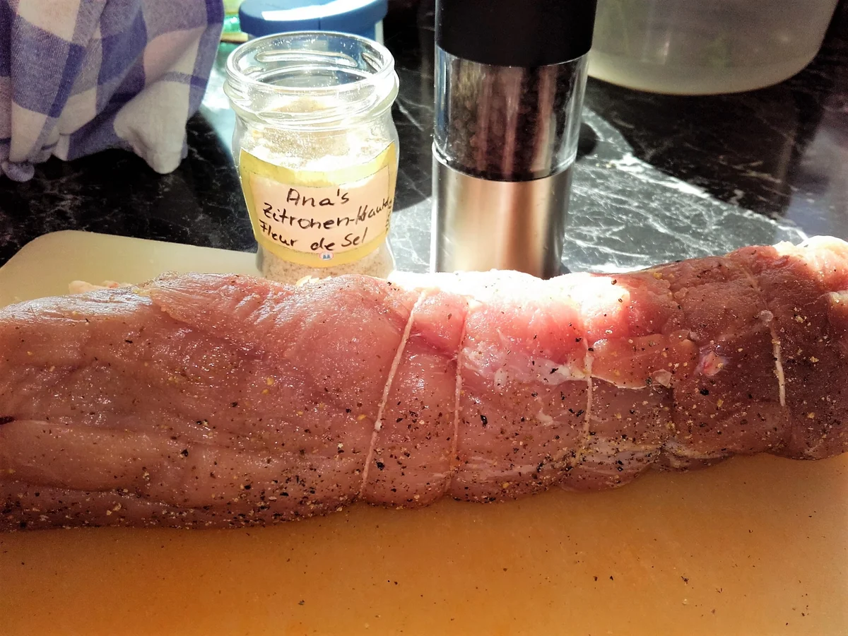 Schweinefilet gefüllt mit Datteln im Speckmantel - Rezept - Bild Nr. 2456