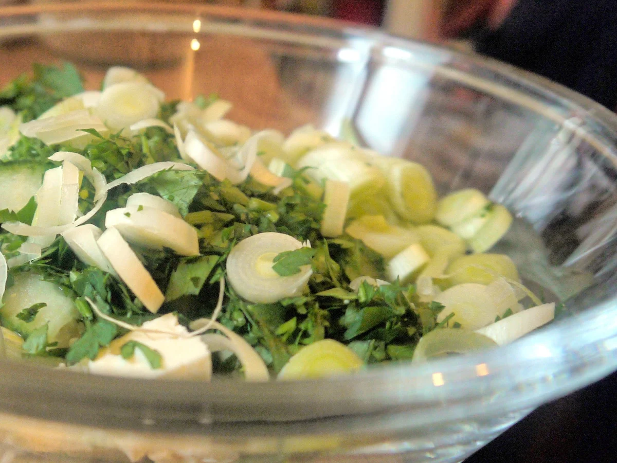 Grüner Bratkartoffelsalat mit Bärlauchdressing und krossem Bacon - Rezept - Bild Nr. 8