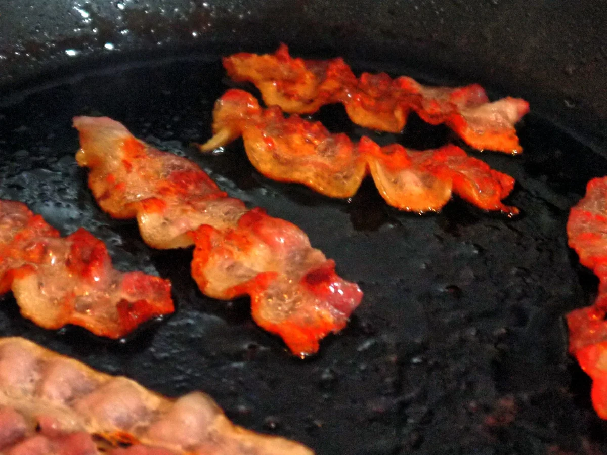 Grüner Bratkartoffelsalat mit Bärlauchdressing und krossem Bacon - Rezept - Bild Nr. 10