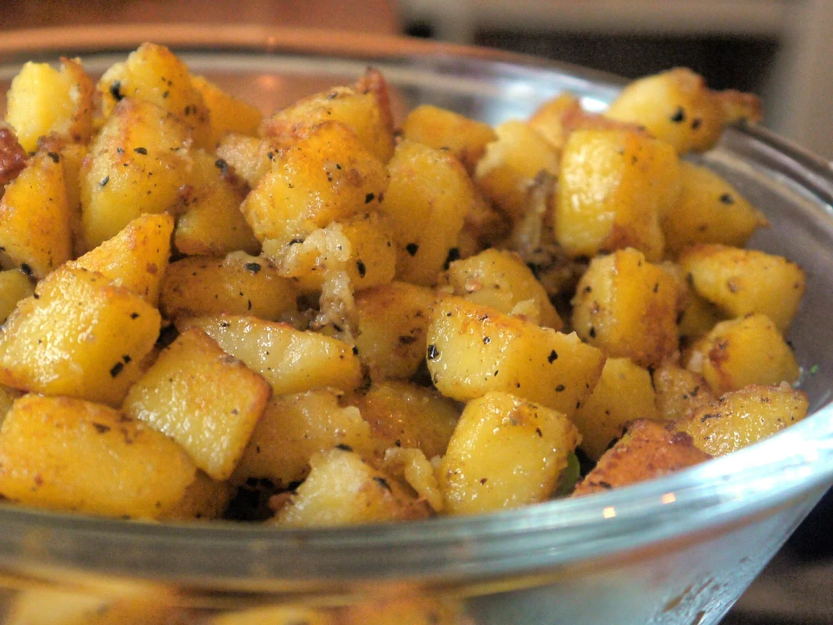 Grüner Bratkartoffelsalat mit Bärlauchdressing und krossem Bacon - Rezept - Bild Nr. 12