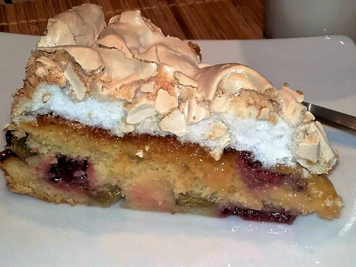 Rezept: Erdbeer- Rhabarber- Kuchen mit Baiser Bild Nr. 2467 Erdbeer- Rhabarber- Kuchen mit Baiser - Rezept - Bild Nr. 2467