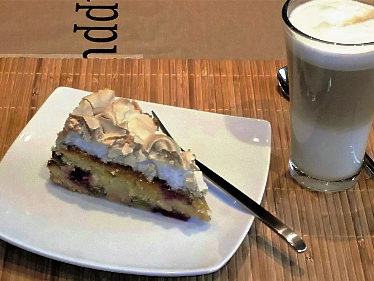 Rezept: Erdbeer- Rhabarber- Kuchen mit Baiser Bild Nr. 2468 Erdbeer- Rhabarber- Kuchen mit Baiser - Rezept - Bild Nr. 2468