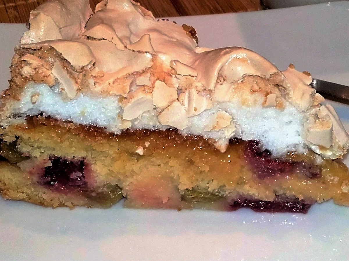 Rezept: Erdbeer- Rhabarber- Kuchen mit Baiser Bild Nr. 2470 Erdbeer- Rhabarber- Kuchen mit Baiser - Rezept - Bild Nr. 2470