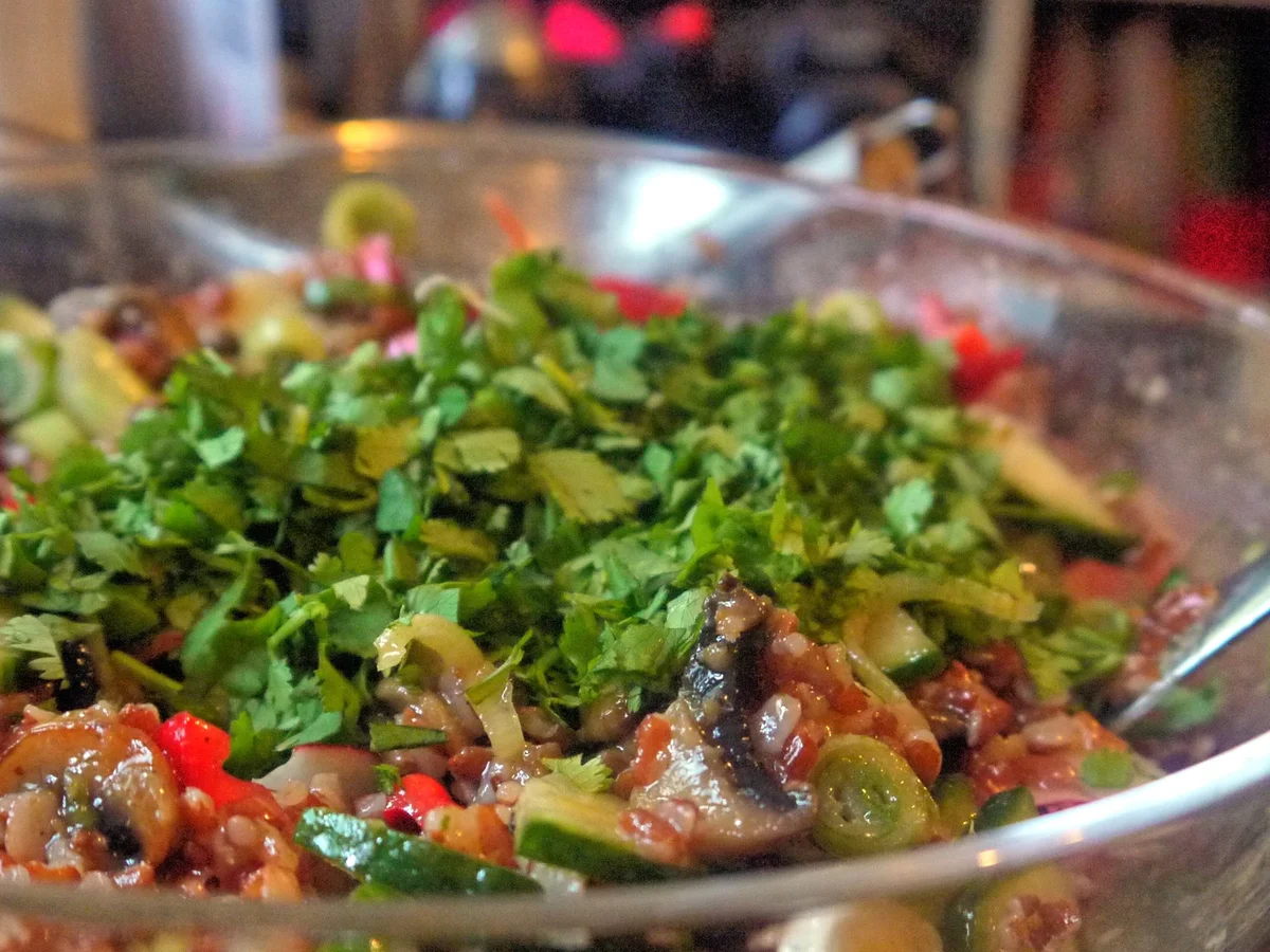 Rezept: Reissalat mit scharf marinierter Hähnchenbrust Bild Nr. 18 Reissalat mit scharf marinierter Hähnchenbrust - Rezept - Bild Nr. 18