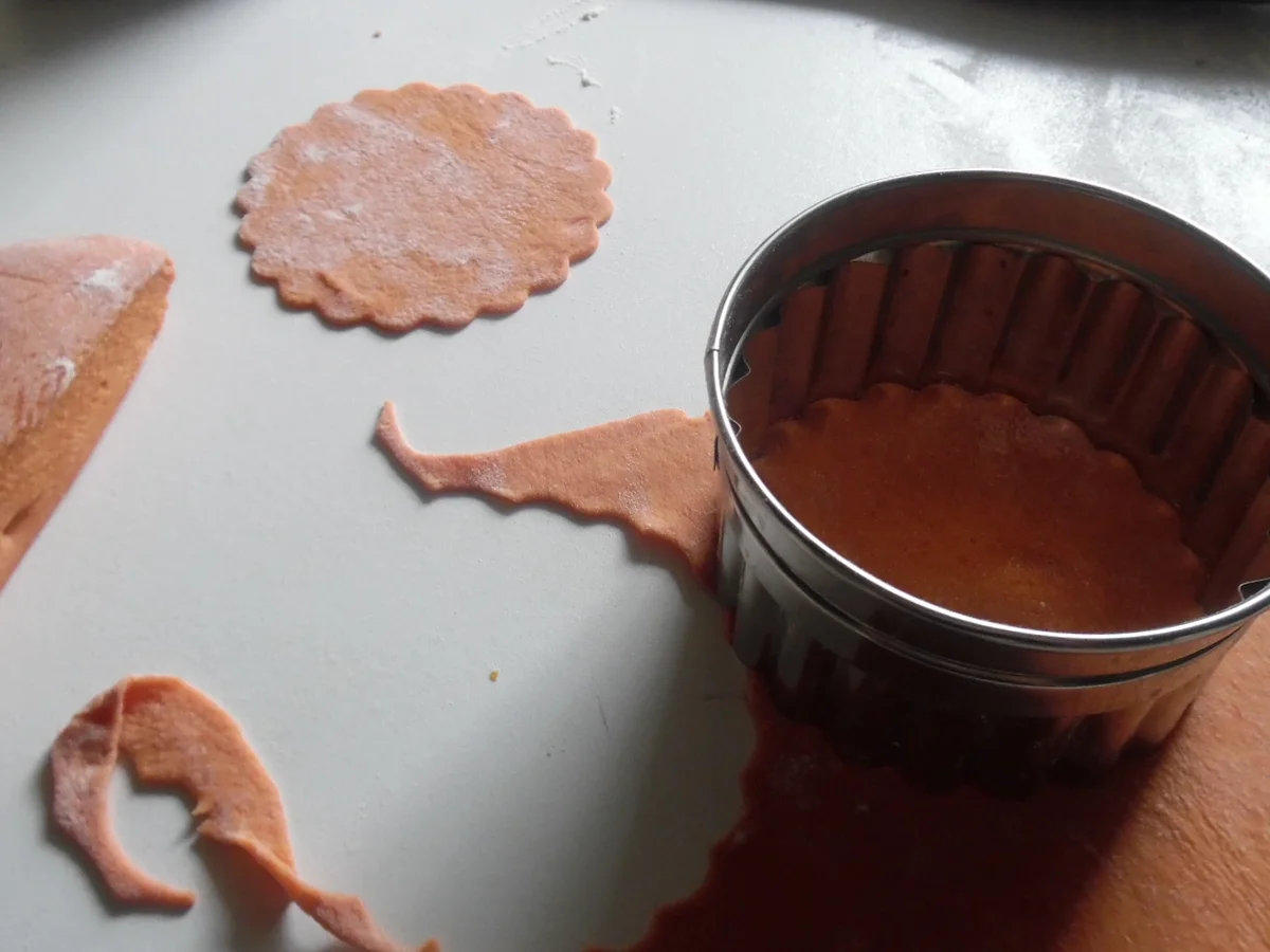 Jumbo-Ravioli "Caprese" mit Parmesan-Schaum und Serano-Chips - Rezept - Bild Nr. 2505