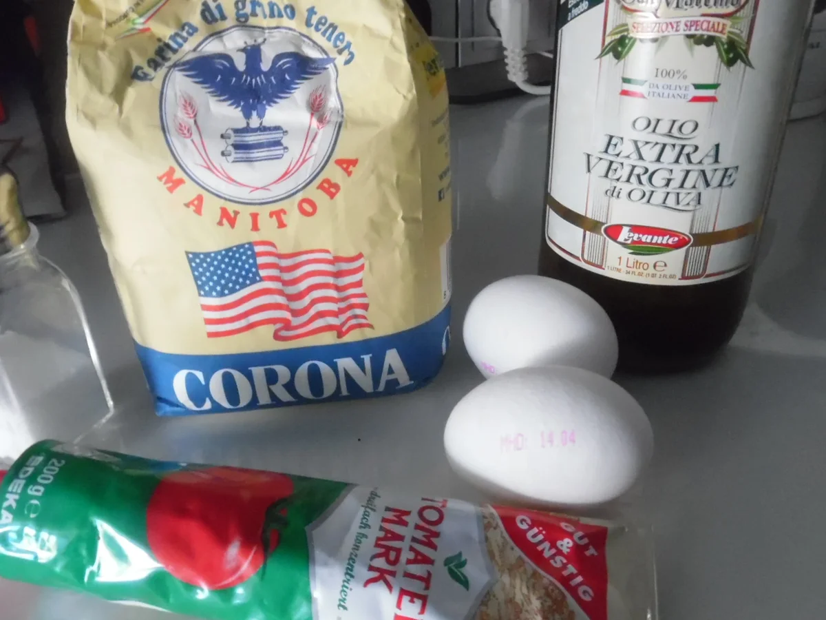 Jumbo-Ravioli "Caprese" mit Parmesan-Schaum und Serano-Chips - Rezept - Bild Nr. 2509