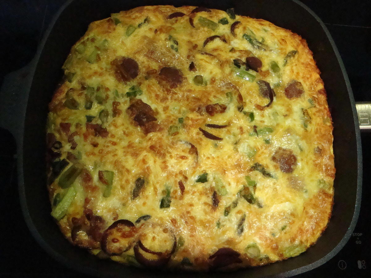 Quiche mit grünem Spargel-Sucuk-Schinken und Käse überbacken - Rezept - Bild Nr. 2500