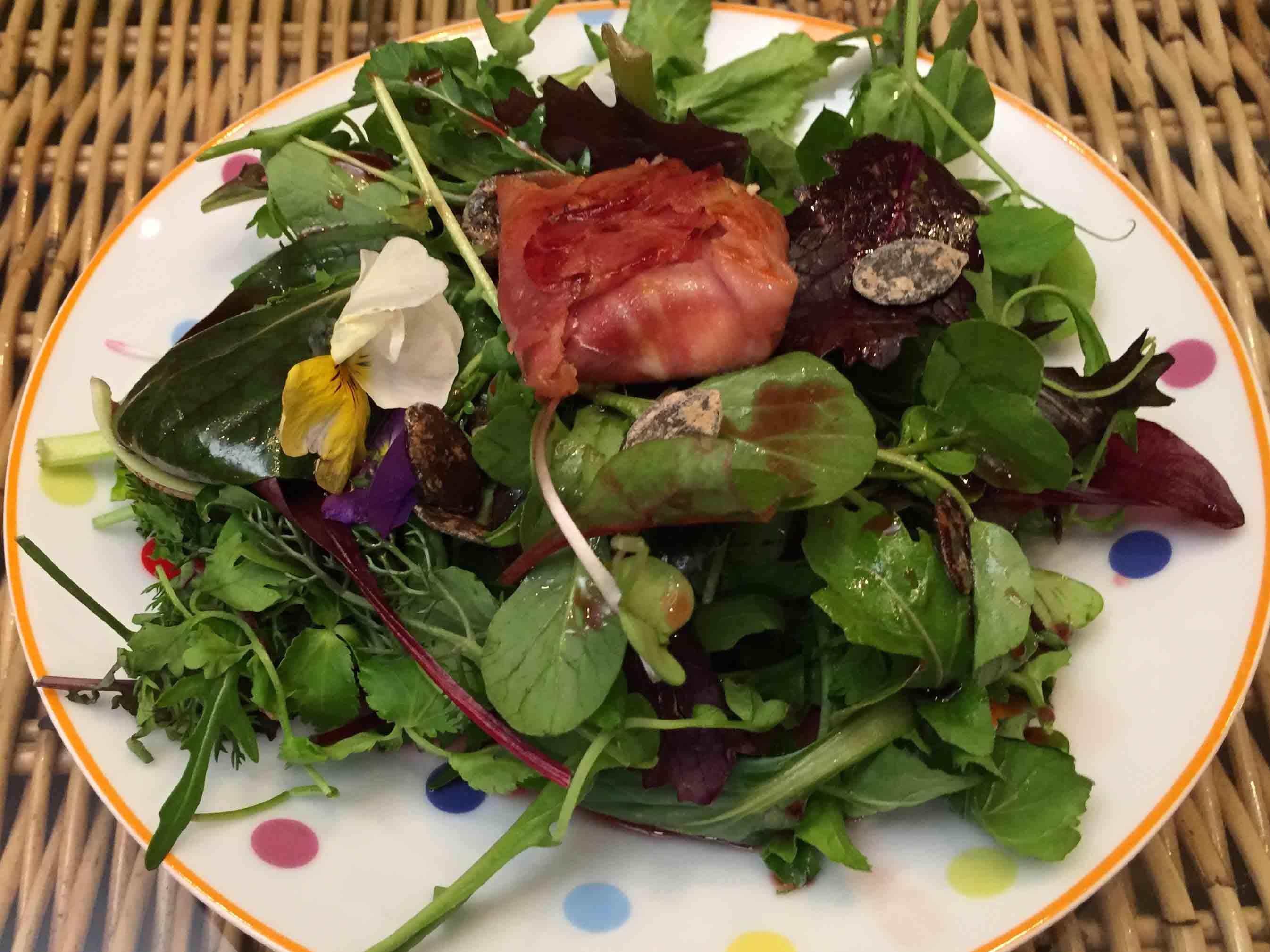 Gemischter Blattsalat mit gebackenem Ziegenkäse - Rezept von Das
perfekte Dinner