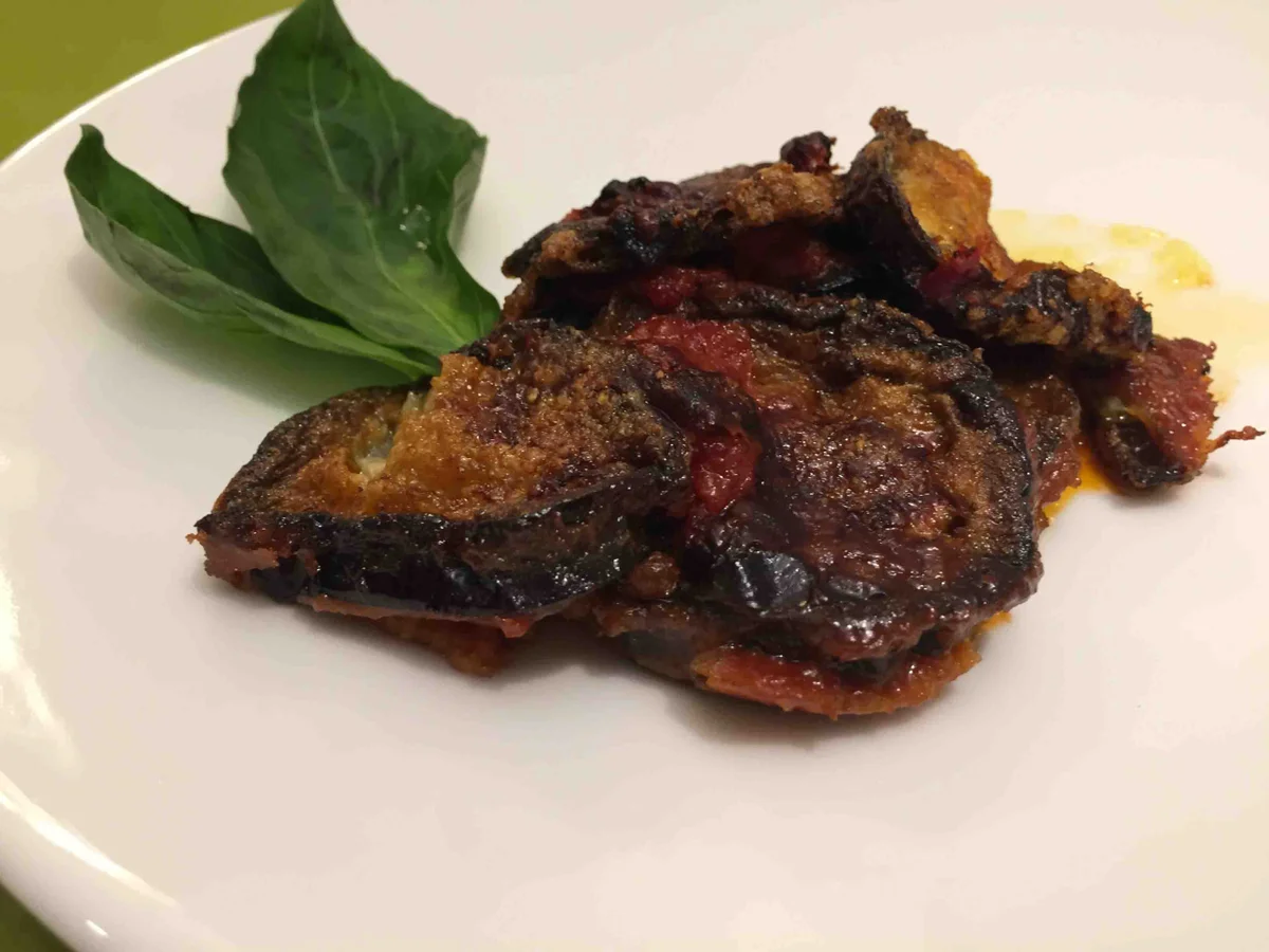 Rezept: "Parmigiana di melanzane Amore Mio Basilico" mit dreierlei Käse Bild Nr. 2 "Parmigiana di melanzane Amore Mio Basilico" mit dreierlei Käse - Rezept - Bild Nr. 2