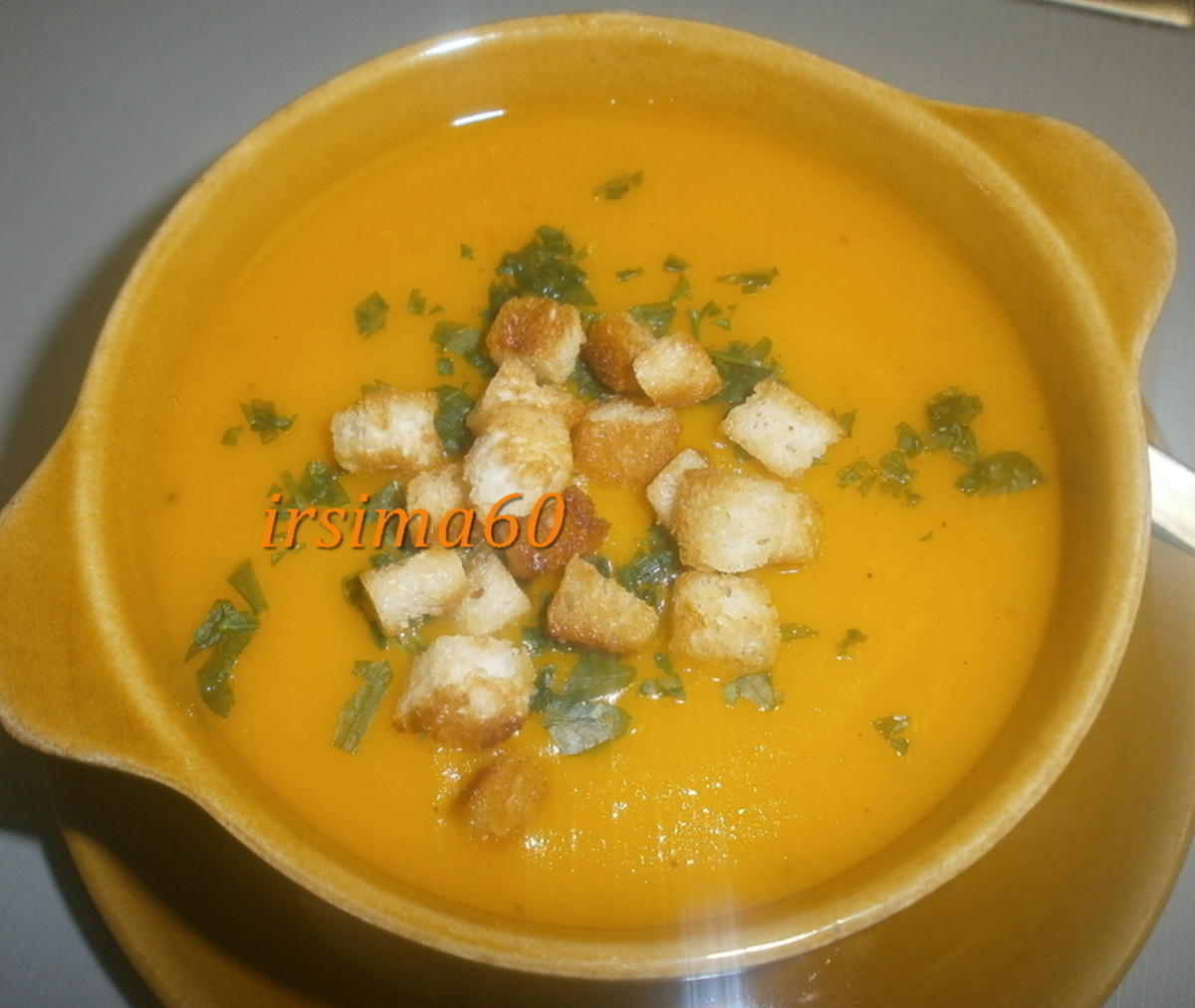 Bilder für Kürbis-Möhren-Suppe - Rezept