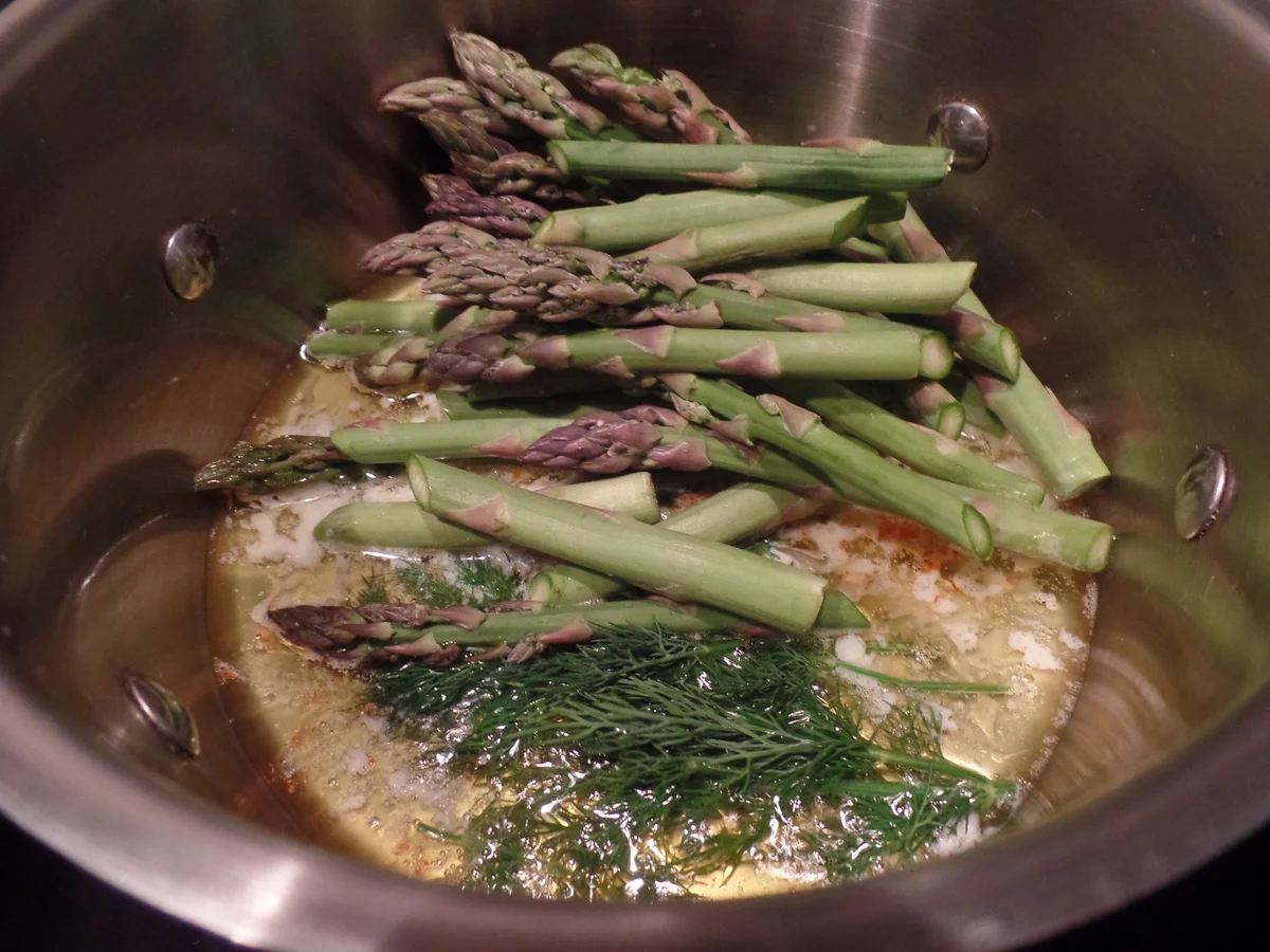 Spargel-Kabeljau-Päckchen mit Dill-Petersilien -Cremolata - Rezept - Bild Nr. 2532