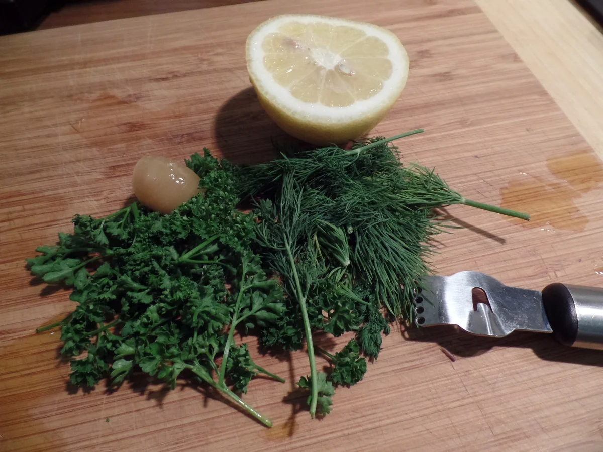 Spargel-Kabeljau-Päckchen mit Dill-Petersilien -Cremolata - Rezept - Bild Nr. 2539