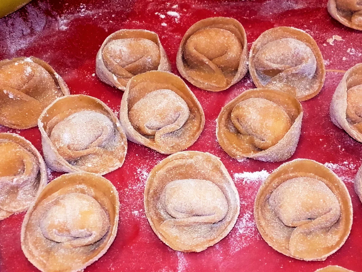 Selbstgemachte Tortellini mit Parmesan- Sauce - Rezept - Bild Nr. 2540