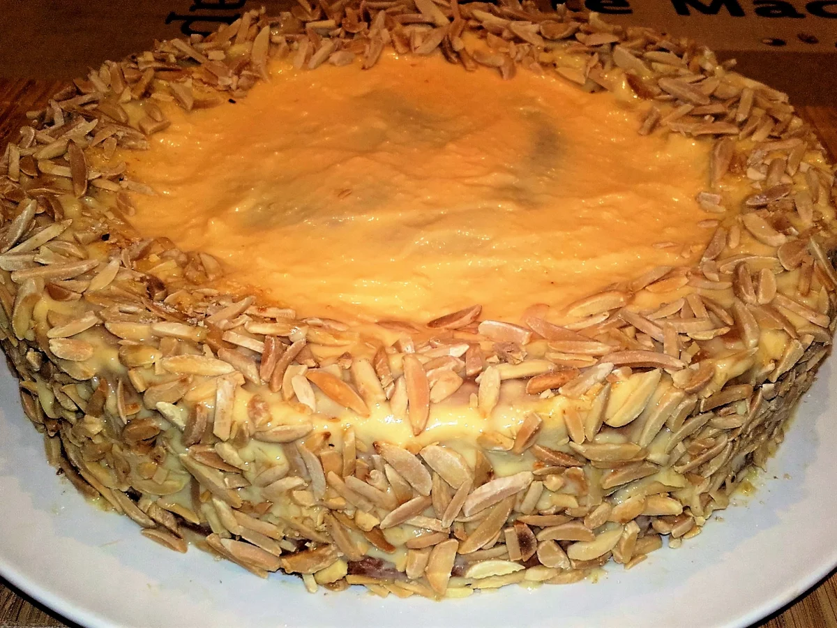 "Pao de ló"- Torte mit  "Creme Pasteleiro" - Rezept - Bild Nr. 2540