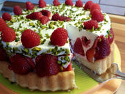 Erdbeer-Himbeere-Quark-Cremefine  Torte mit Pistazien - Rezept - Bild Nr. 2565