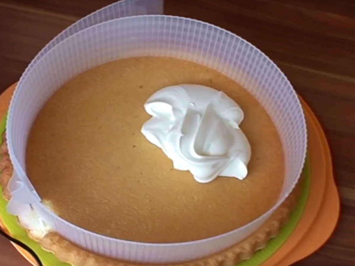 Rezept: Erdbeer-Himbeere-Quark-Cremefine Torte mit Pistazien Bild Nr. 2569 Erdbeer-Himbeere-Quark-Cremefine Torte mit Pistazien - Rezept - Bild Nr. 2569