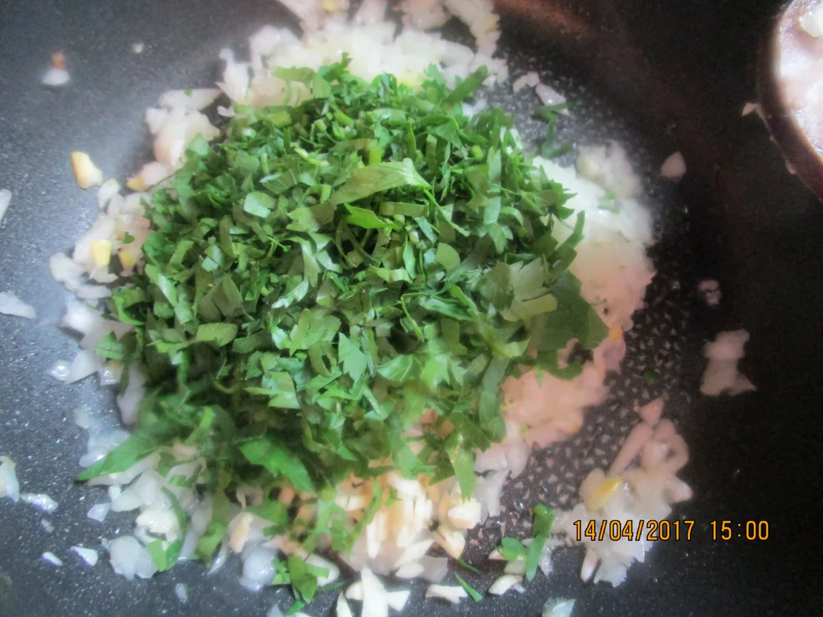 Cevapcici mit Djuvec-Reis und scharfen roten Zwiebeln - Rezept - Bild Nr. 2597