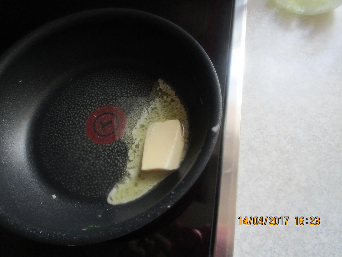 Cevapcici mit Djuvec-Reis und scharfen roten Zwiebeln - Rezept - Bild Nr. 2605