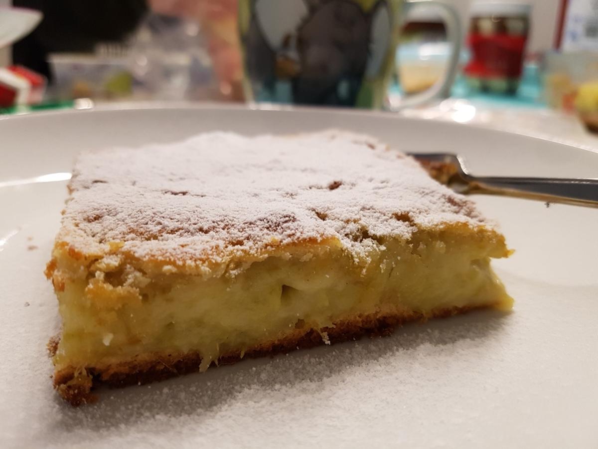 Bilder für Oma Löffel`s Kuchen = Rhabarberkuchen - Rezept