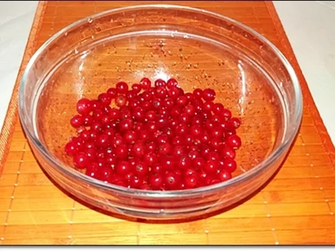 Rezept: Johannisbeeren-Kuchen für den Ostersonntag Bild Nr. 2596 Johannisbeeren-Kuchen für den Ostersonntag - Rezept - Bild Nr. 2596