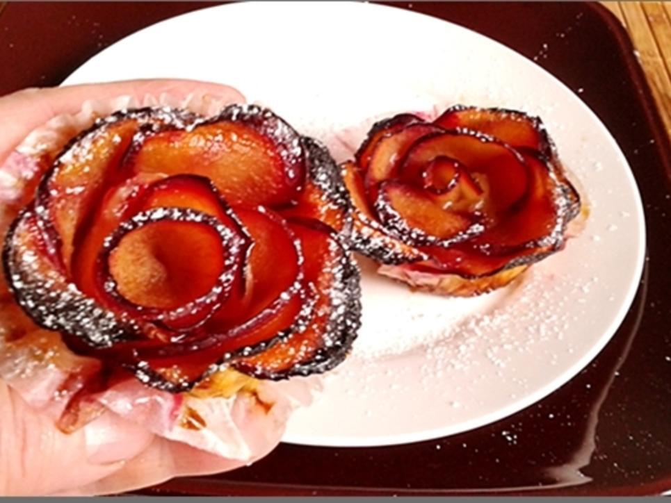 Pflaumen Blätterteig Rosen Als Dessert Rezept Kochbarde