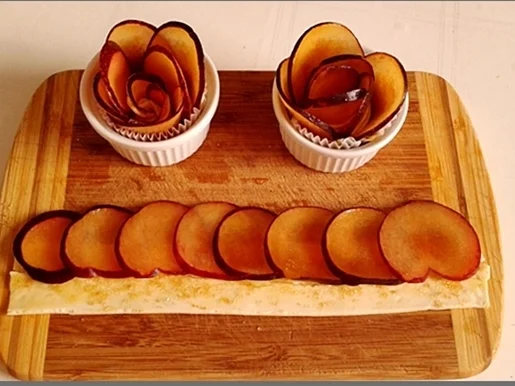 Pflaumen-Blätterteig-Rosen als Dessert - Rezept - Bild Nr. 2603