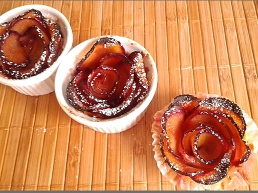 Pflaumen-Blätterteig-Rosen als Dessert - Rezept - Bild Nr. 2606