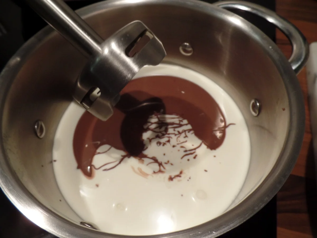 Rezept: Schwarzwälder-Käsekuchen Bild Nr. 2633 Schwarzwälder-Käsekuchen - Rezept - Bild Nr. 2633