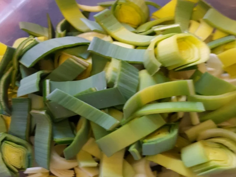 Rezept: Curry-Kartoffel-Mais-Hähnchenbrustfilet-Suppe Bild Nr. 2640 Curry-Kartoffel-Mais-Hähnchenbrustfilet-Suppe - Rezept - Bild Nr. 2640