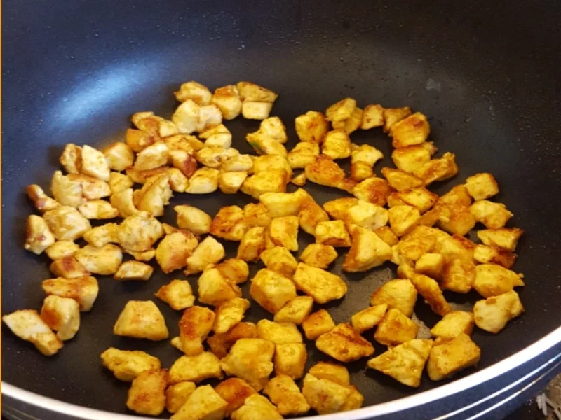 Rezept: Curry-Kartoffel-Mais-Hähnchenbrustfilet-Suppe Bild Nr. 2648 Curry-Kartoffel-Mais-Hähnchenbrustfilet-Suppe - Rezept - Bild Nr. 2648