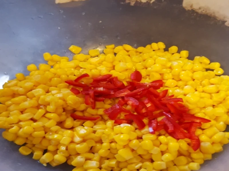 Rezept: Curry-Kartoffel-Mais-Hähnchenbrustfilet-Suppe Bild Nr. 2652 Curry-Kartoffel-Mais-Hähnchenbrustfilet-Suppe - Rezept - Bild Nr. 2652