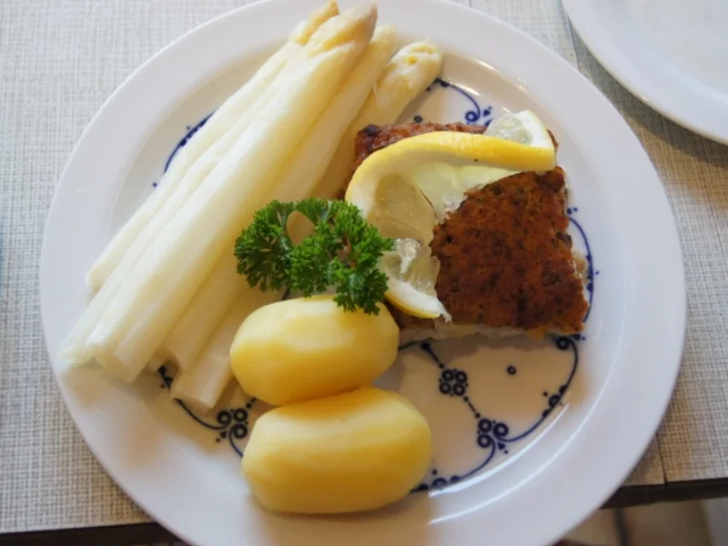 Rezept: Schlemmerfilet mit Spargel und neuen Kartoffeln Bild Nr. 2657 Schlemmerfilet mit Spargel und neuen Kartoffeln - Rezept - Bild Nr. 2657