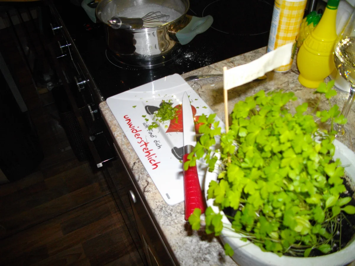 Rezept: Lammfilet im Blätterteig auf gebratenen Sprargel mit einer leichten Kräutersoße Bild Nr. 2661 Lammfilet im Blätterteig auf gebratenen Sprargel mit einer leichten Kräutersoße - Rezept - Bild Nr. 2661