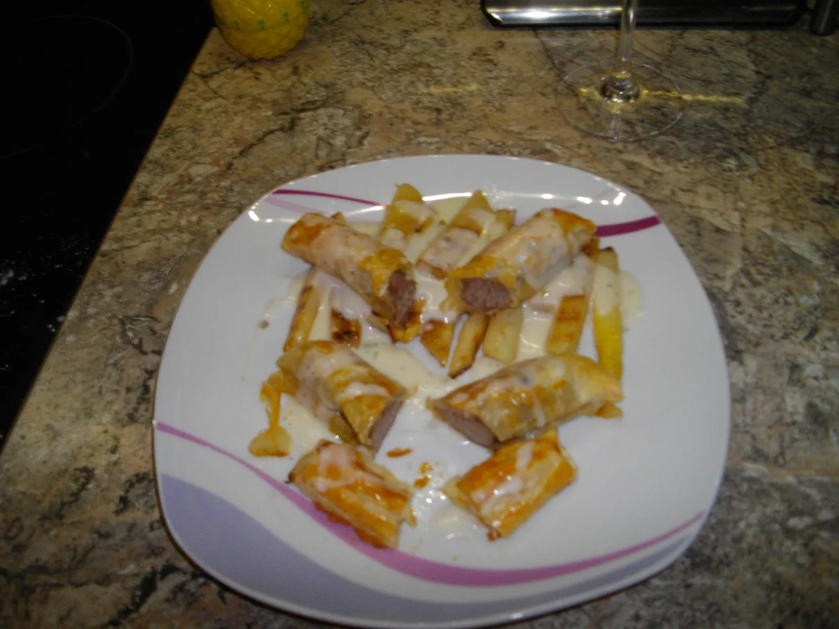 Rezept: Lammfilet im Blätterteig auf gebratenen Sprargel mit einer leichten Kräutersoße Bild Nr. 2662 Lammfilet im Blätterteig auf gebratenen Sprargel mit einer leichten Kräutersoße - Rezept - Bild Nr. 2662