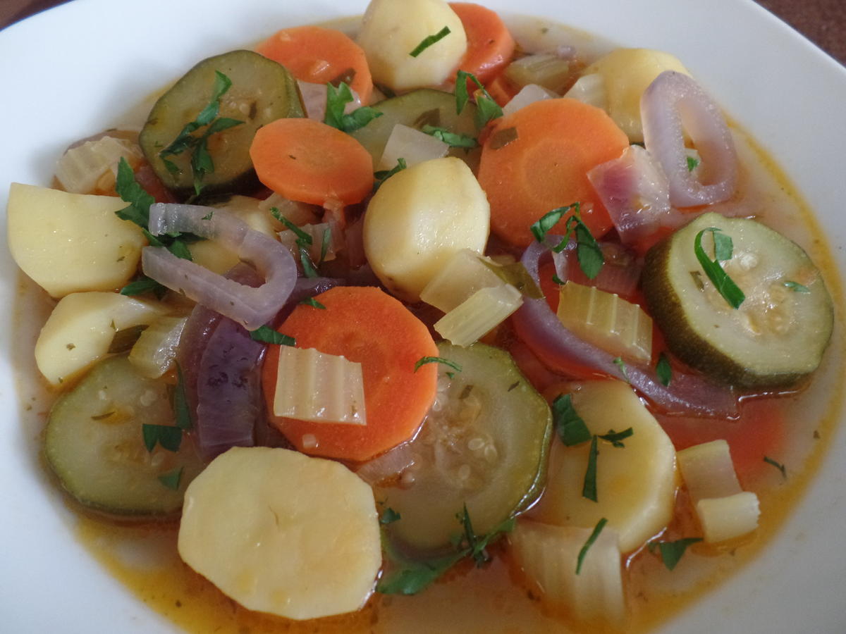 Bunte Gemüsesuppe - einfach - von Sheeva1960