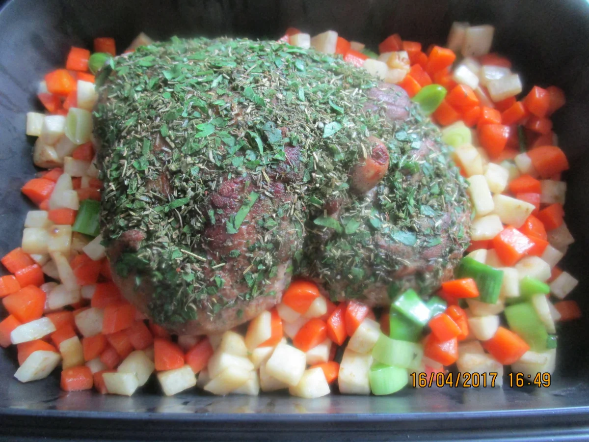 Lammkeule mit Tomatensauce - Rezept - Bild Nr. 2677