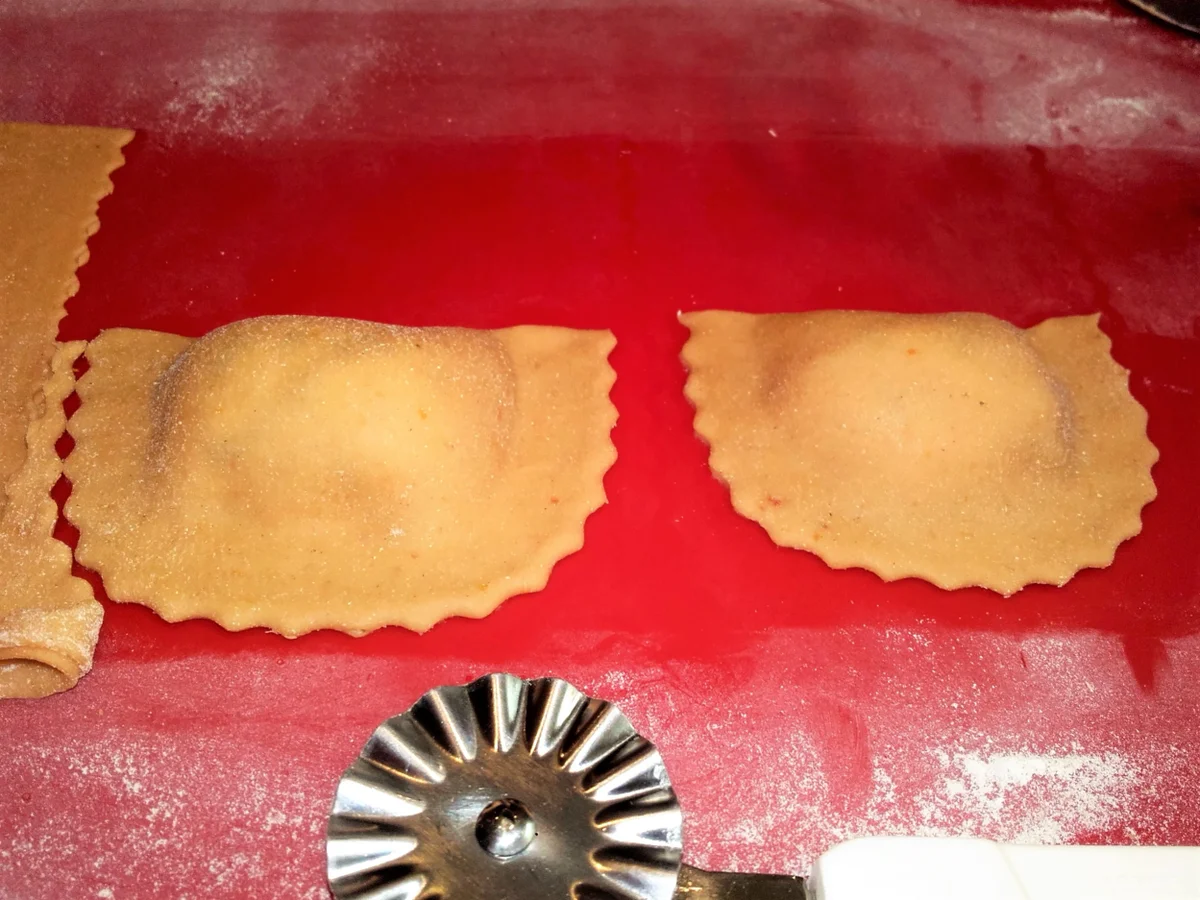 Selbstgemachte Ravioli mit Flusskrebs- Füllung - Rezept - Bild Nr. 2666