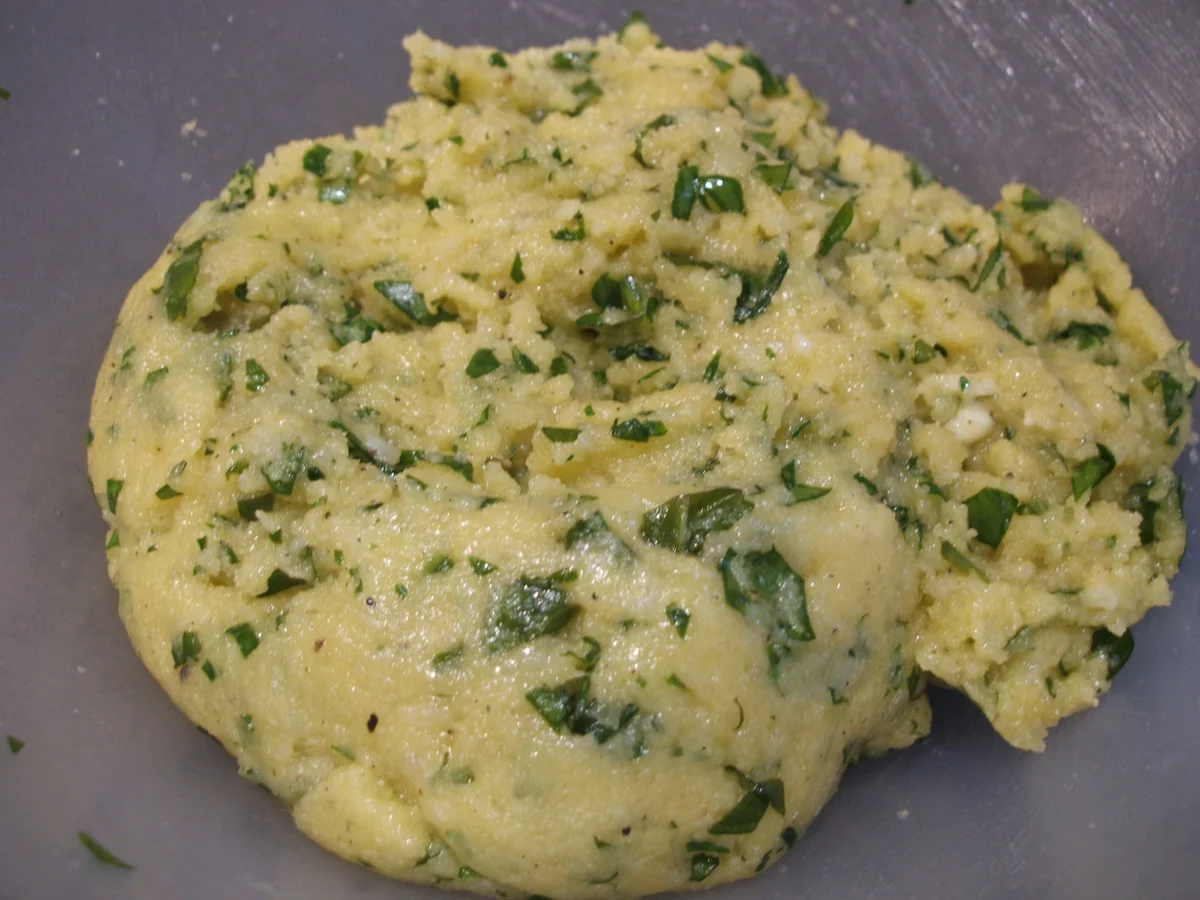 Suppeneinlage: Brie-Kräuter-Nocken - Rezept - Bild Nr. 2664