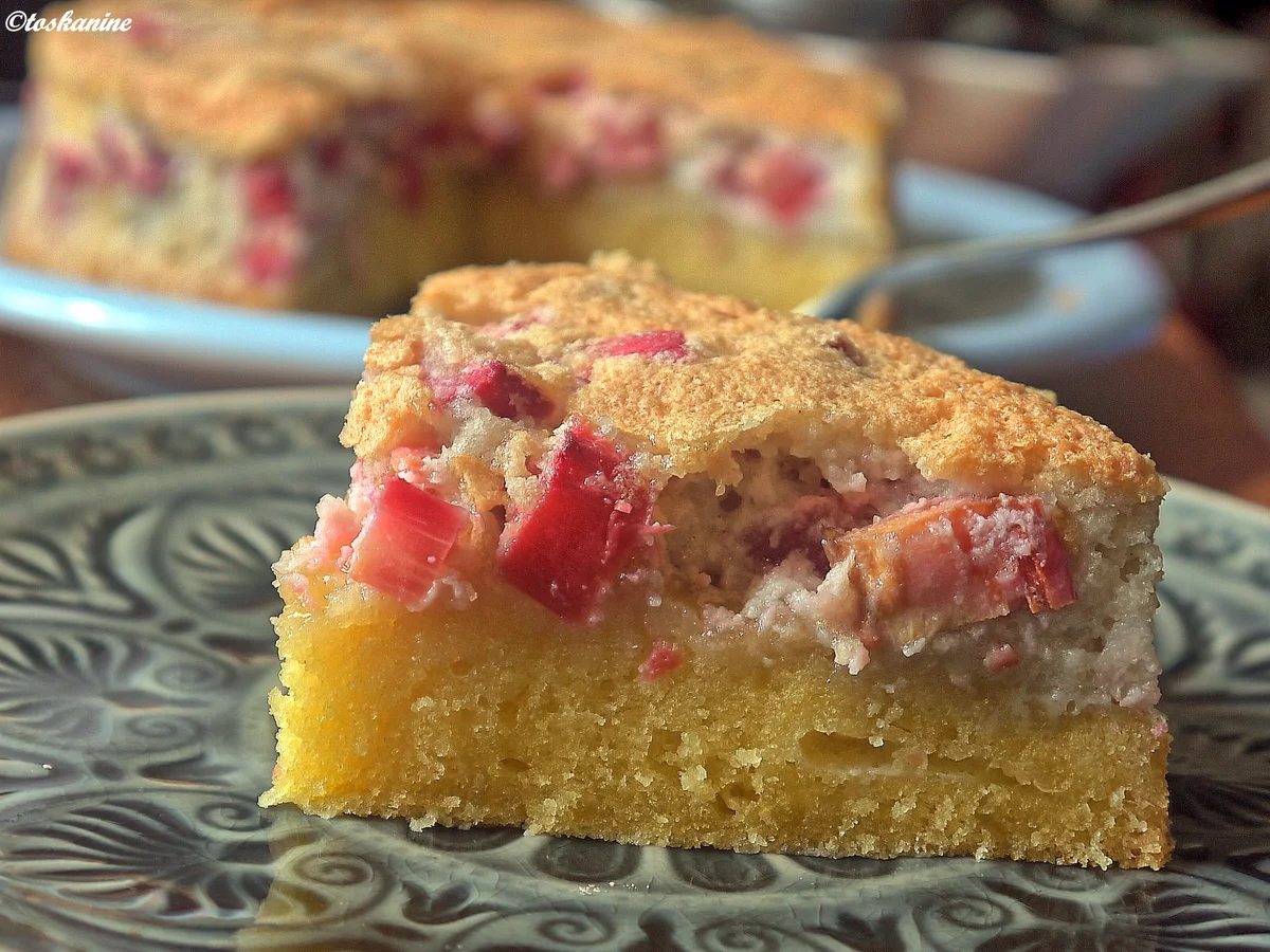 Rezept: Rhabarber-Mandelbaiser-Kuchen Bild Nr. 3 Rhabarber-Mandelbaiser-Kuchen - Rezept - Bild Nr. 3