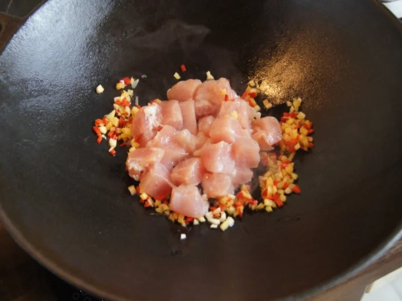 Rezept: Asiatisches-Hähnchenbrustfilet-Gulasch Bild Nr. 2677 Asiatisches-Hähnchenbrustfilet-Gulasch - Rezept - Bild Nr. 2677