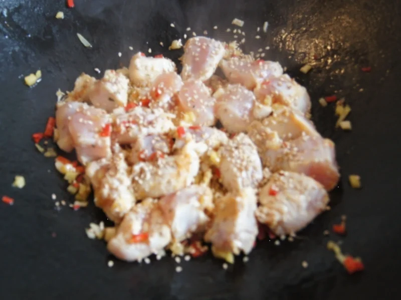 Rezept: Asiatisches-Hähnchenbrustfilet-Gulasch Bild Nr. 2680 Asiatisches-Hähnchenbrustfilet-Gulasch - Rezept - Bild Nr. 2680