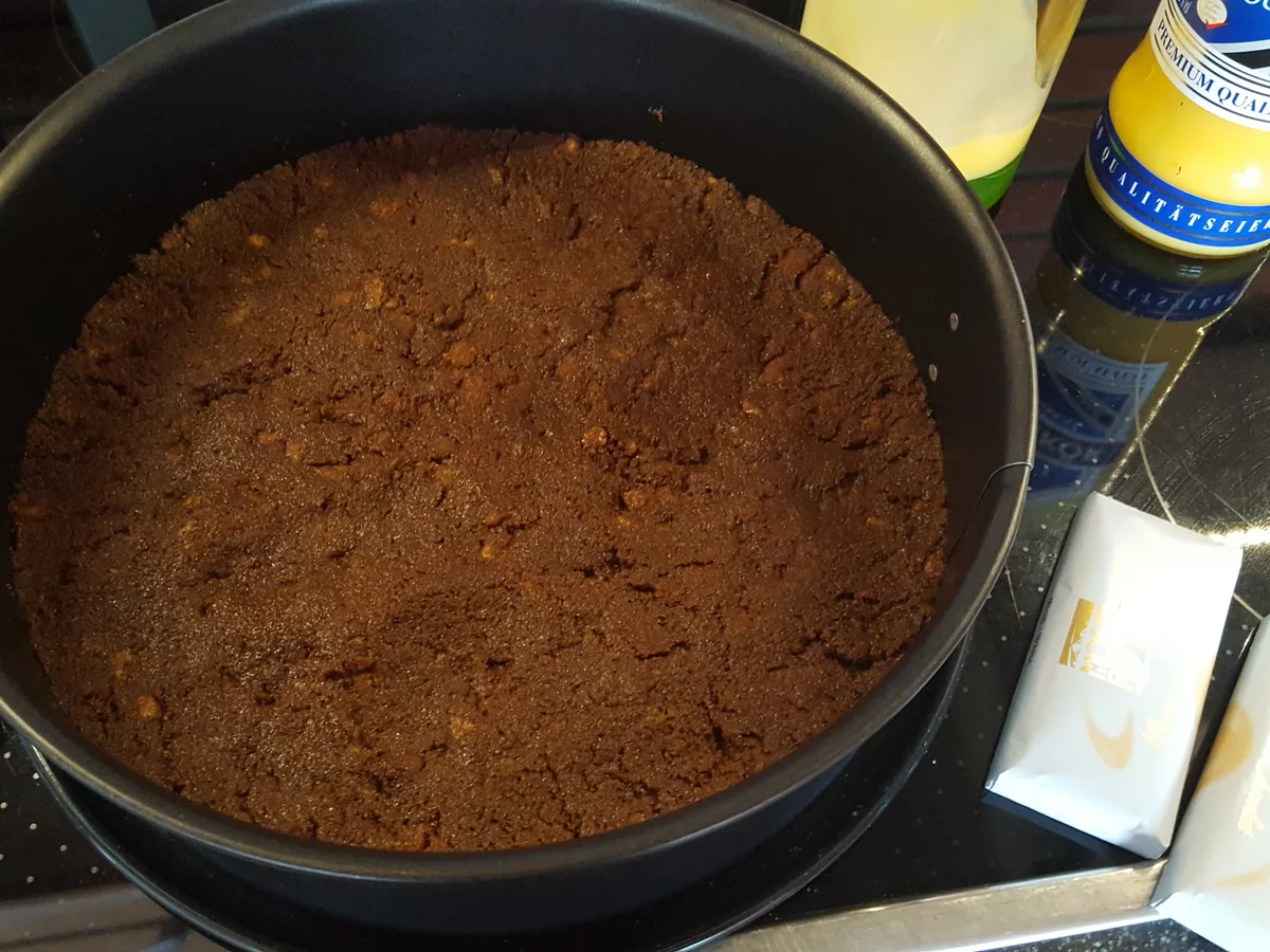 Rezept: Eierlikörtorte Bild Nr. 2678 Eierlikörtorte - Rezept - Bild Nr. 2678