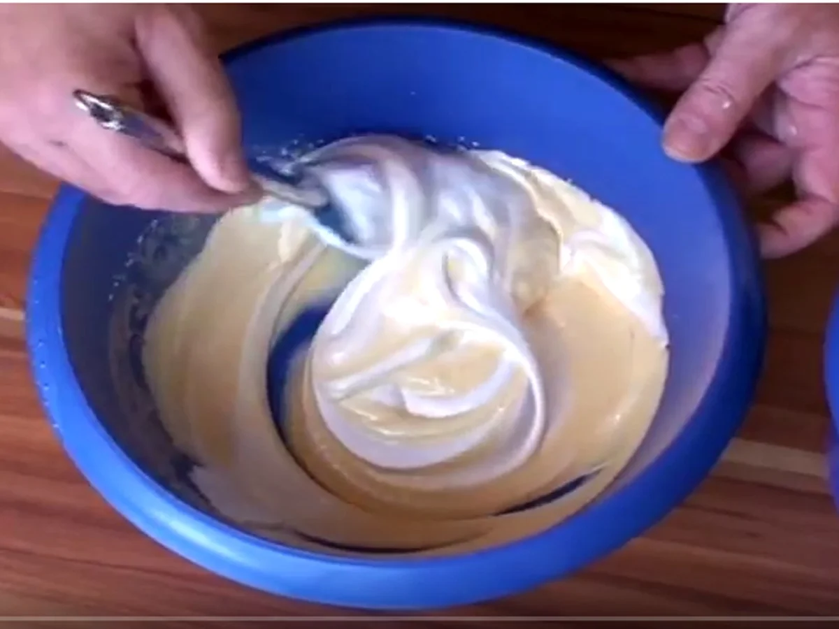 Rezept: Mazu12-Dünner Biskuitboden mit Erdbeer und Joghurt Bild Nr. 2688 Mazu12-Dünner Biskuitboden mit Erdbeer und Joghurt - Rezept - Bild Nr. 2688