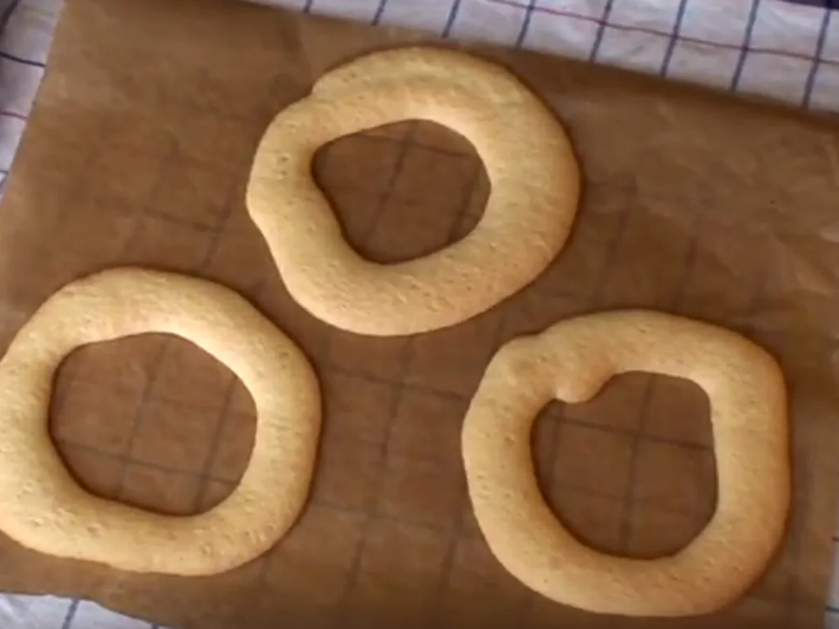 Rezept: Mazu12-Dünner Biskuitboden mit Erdbeer und Joghurt Bild Nr. 2690 Mazu12-Dünner Biskuitboden mit Erdbeer und Joghurt - Rezept - Bild Nr. 2690